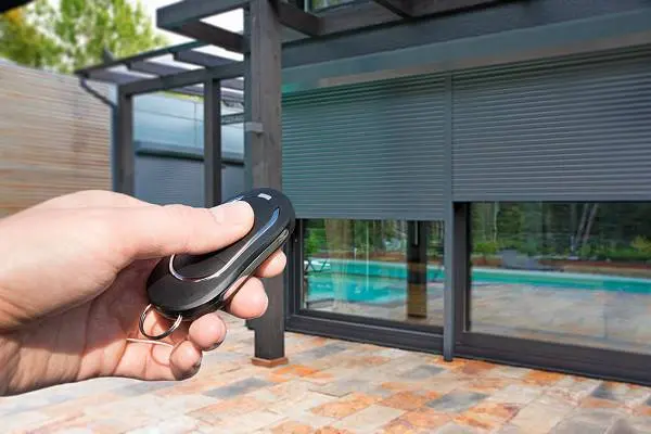 Скидка&nbsp;5% при заказе роллет Prestige с&nbsp;автоматикой ALUTECH